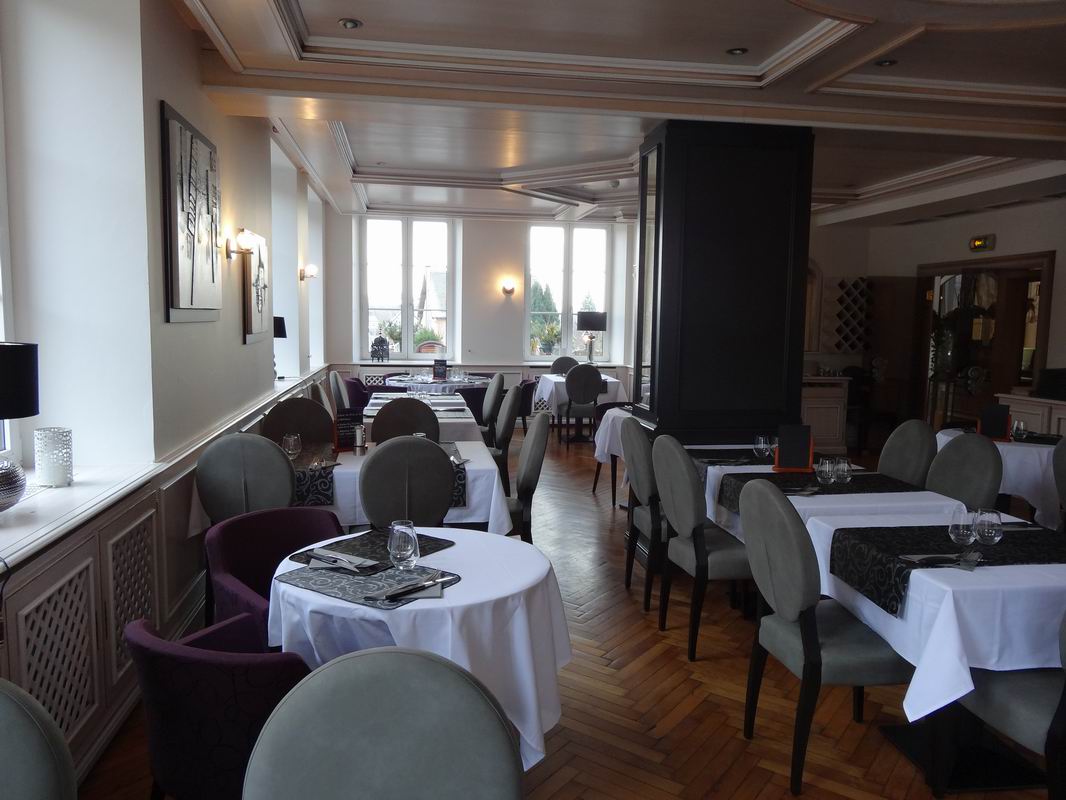 Rénovation Hôtel-Restaurant "Le HERRENSTEIN"   Tables, Chaises et Fauteuils MOBITEC